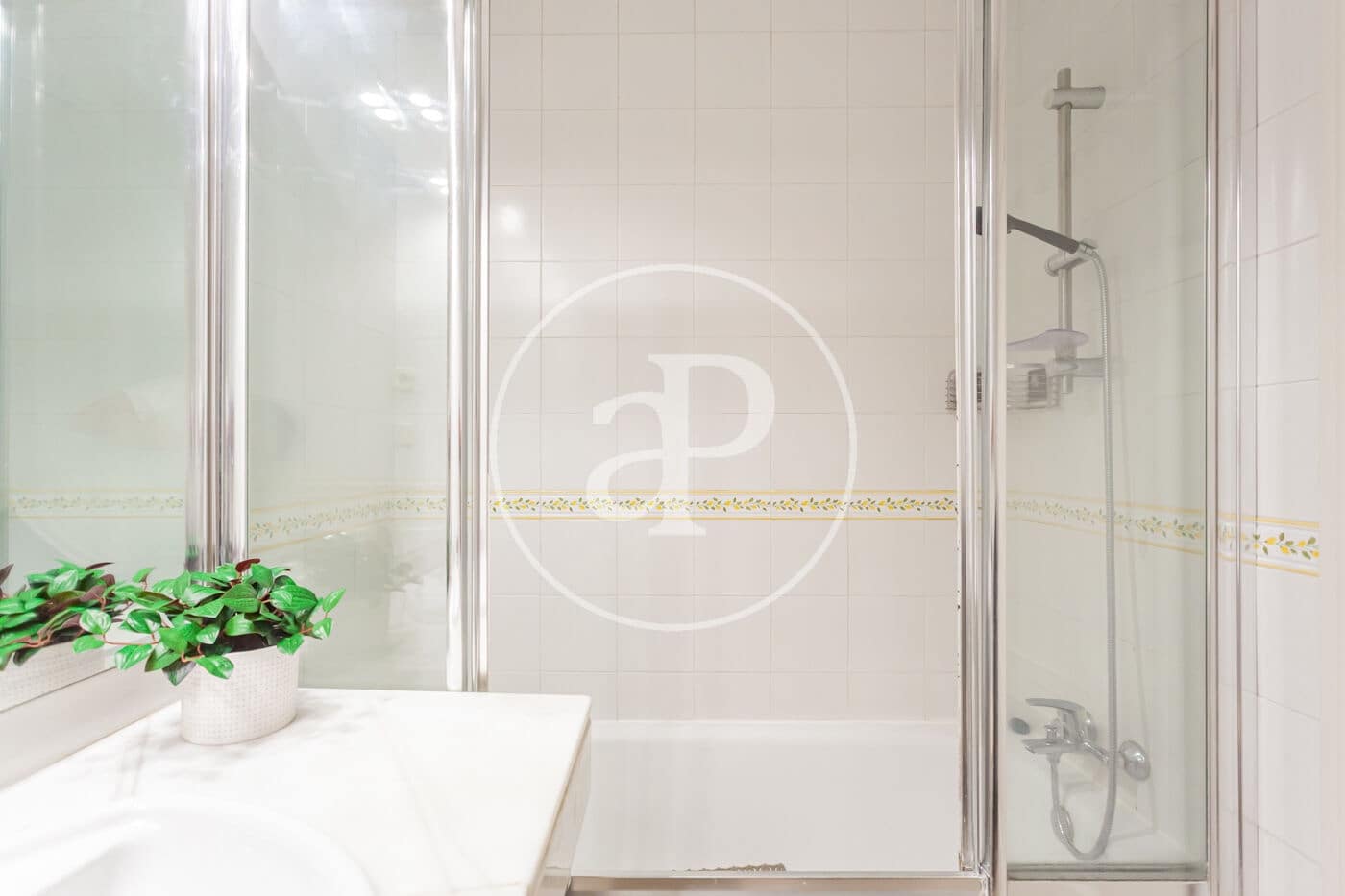 4 Zimmer Apartment zu verkaufen in Madrid Stadt mit Pool - 890.000 € (Ref: 10044863)