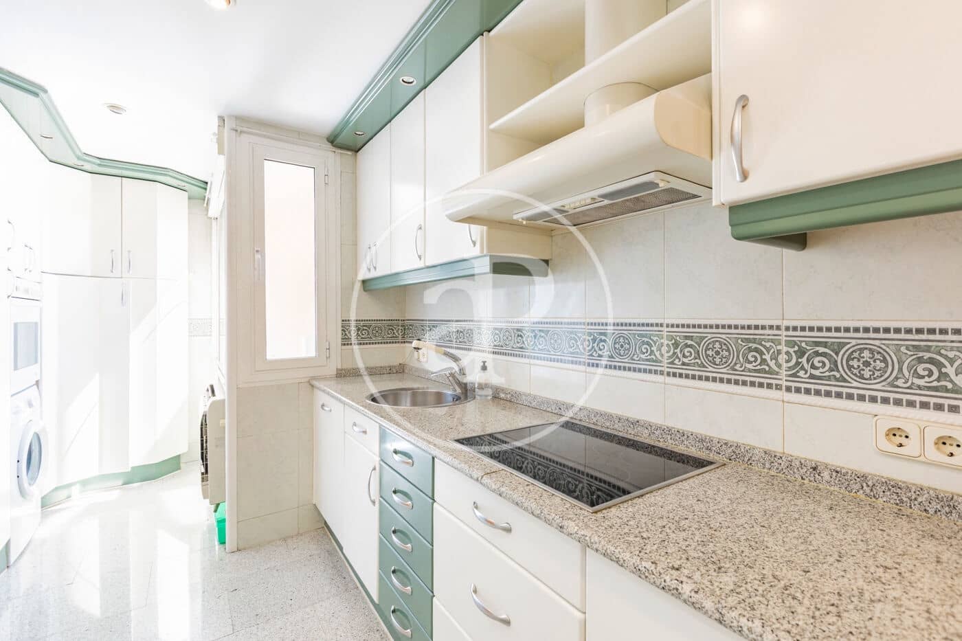 4 sypialnia Apartament do wynajęcia w Miasto Madryt z basenem garażem - 2 500 € (Ref: 10044869)