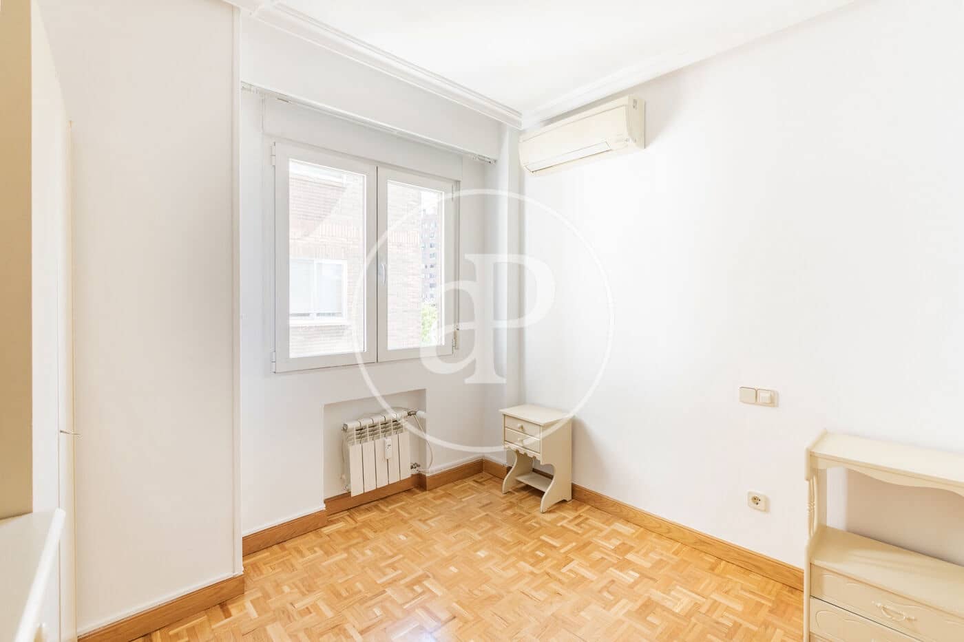 4 sypialnia Apartament do wynajęcia w Miasto Madryt z basenem garażem - 2 500 € (Ref: 10044869)