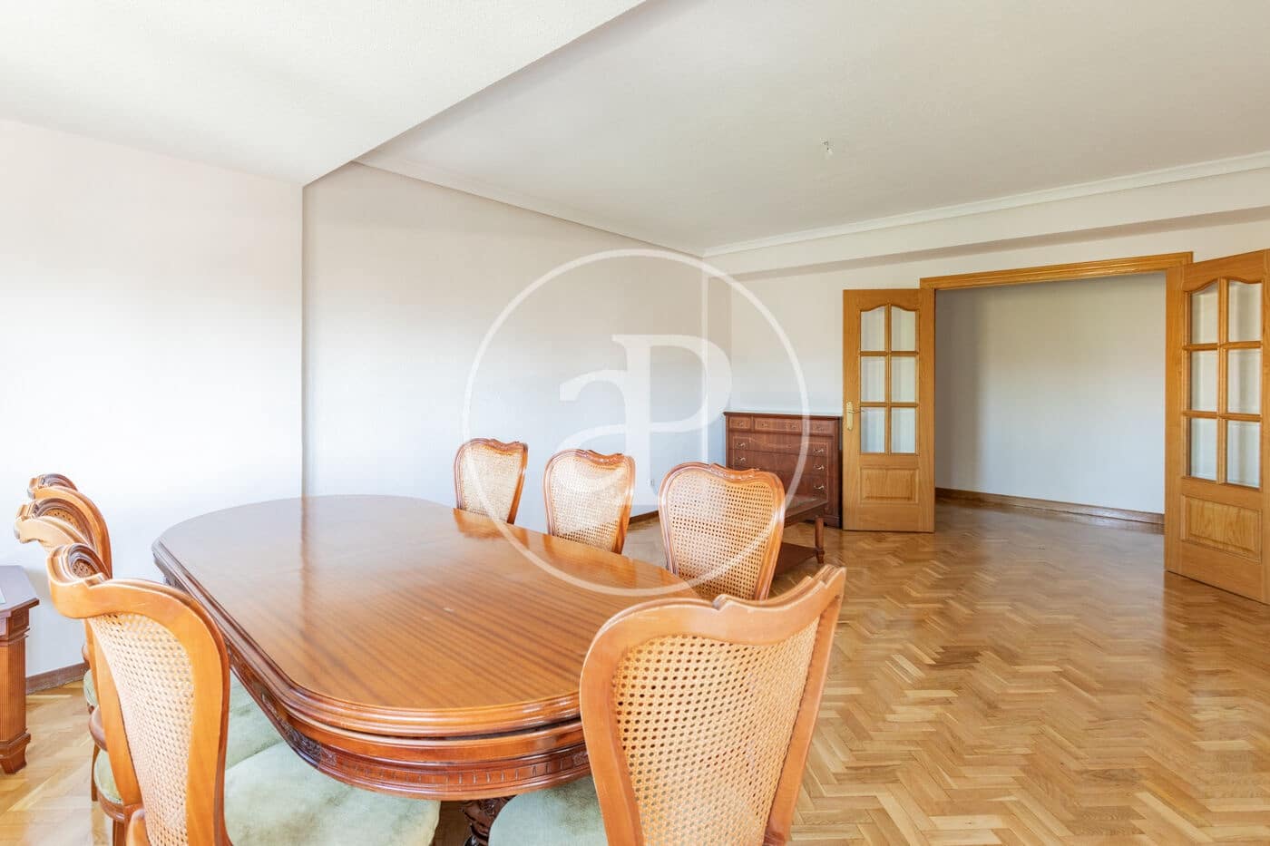 4 sypialnia Apartament do wynajęcia w Miasto Madryt z basenem garażem - 2 500 € (Ref: 10044869)