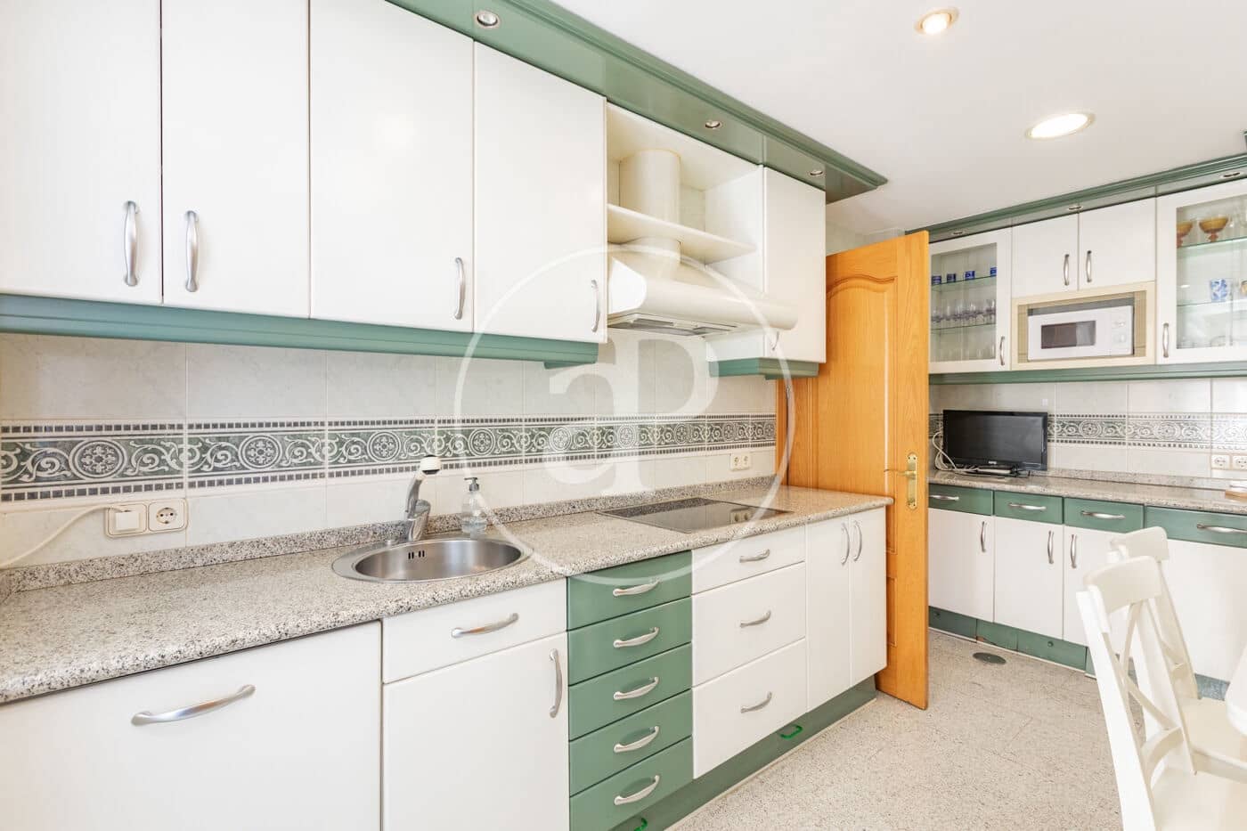 4 sypialnia Apartament do wynajęcia w Miasto Madryt z basenem garażem - 2 500 € (Ref: 10044869)