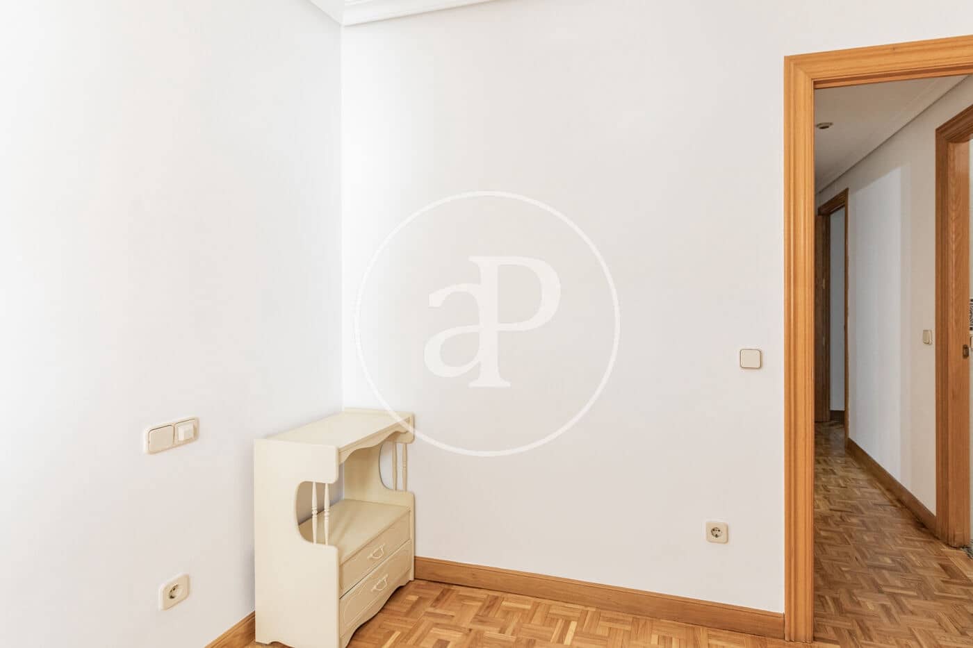 4 sypialnia Apartament do wynajęcia w Miasto Madryt z basenem garażem - 2 500 € (Ref: 10044869)