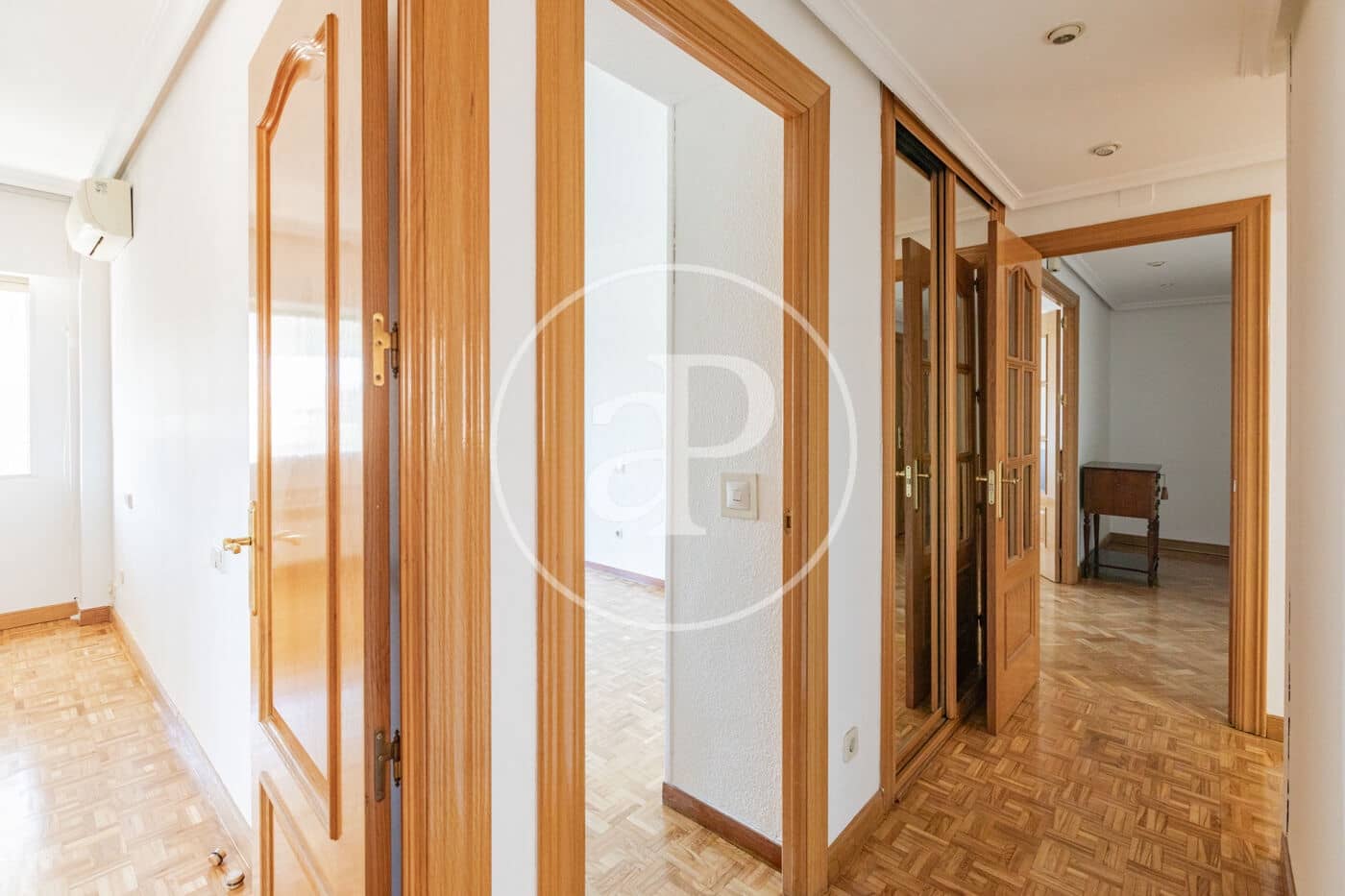 4 sypialnia Apartament do wynajęcia w Miasto Madryt z basenem garażem - 2 500 € (Ref: 10044869)