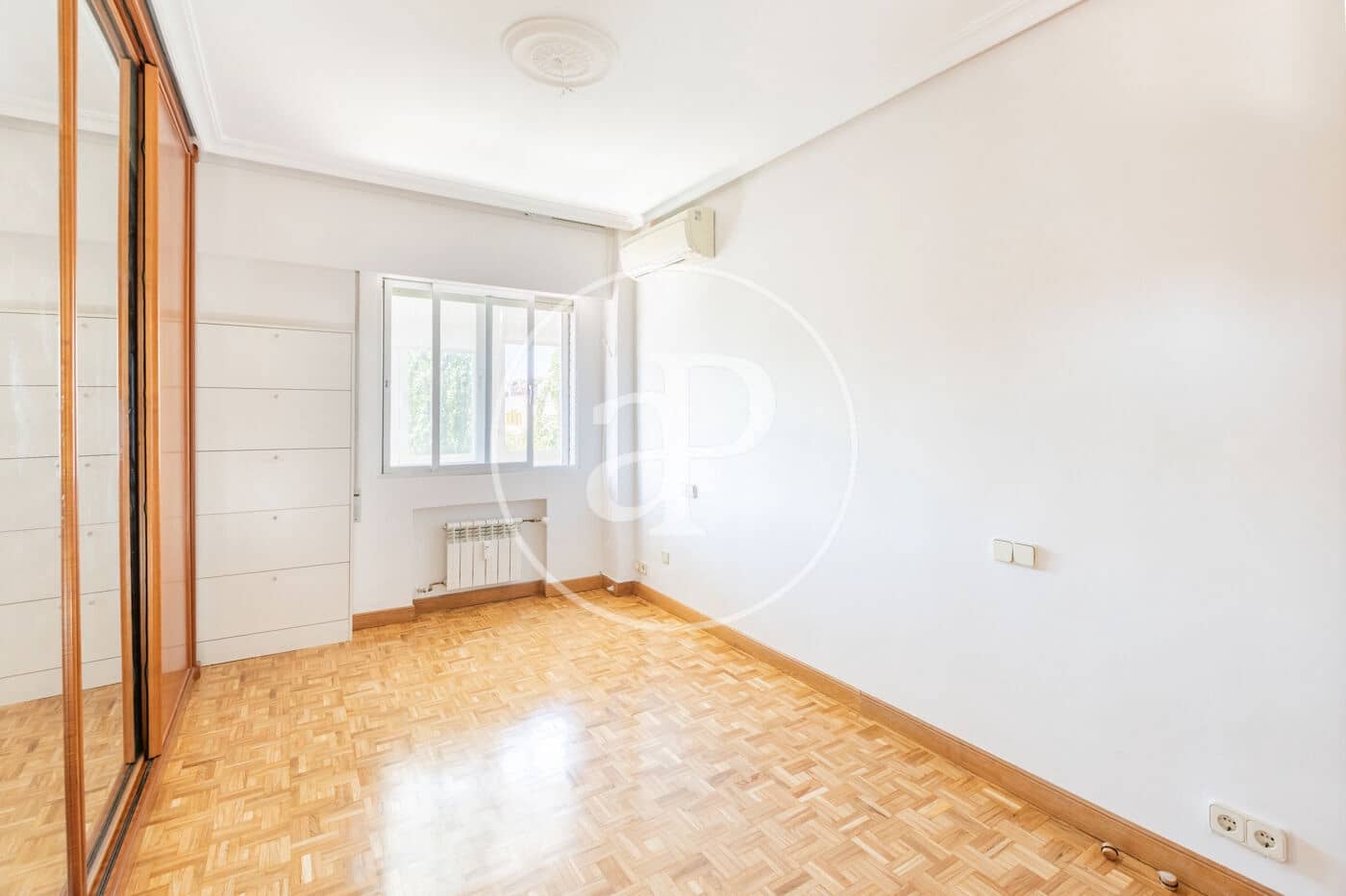 4 sypialnia Apartament do wynajęcia w Miasto Madryt z basenem garażem - 2 500 € (Ref: 10044869)