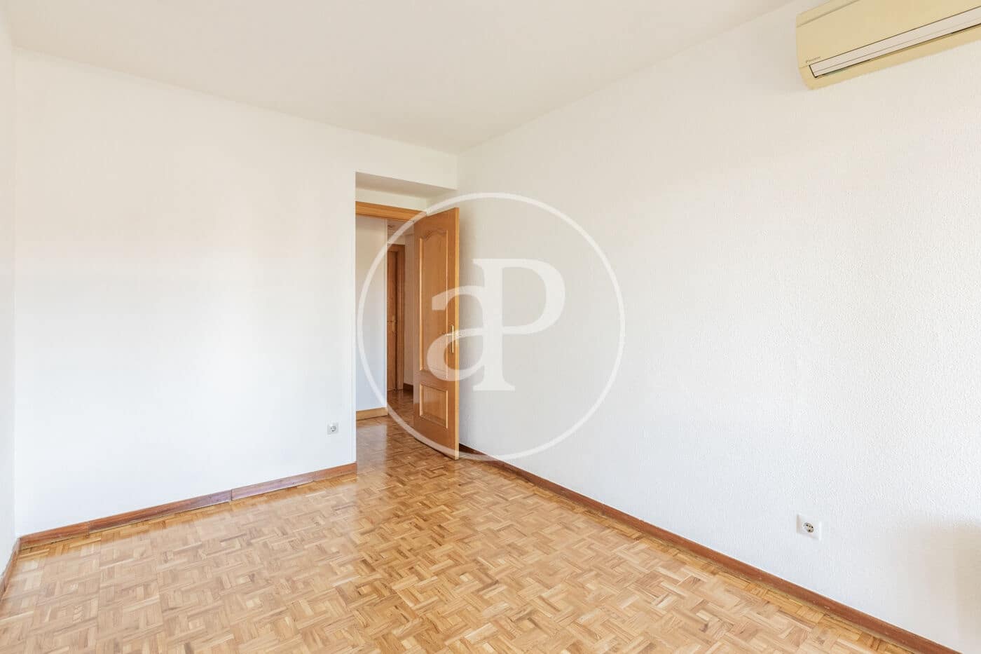 4 sypialnia Apartament do wynajęcia w Miasto Madryt z basenem garażem - 2 500 € (Ref: 10044869)