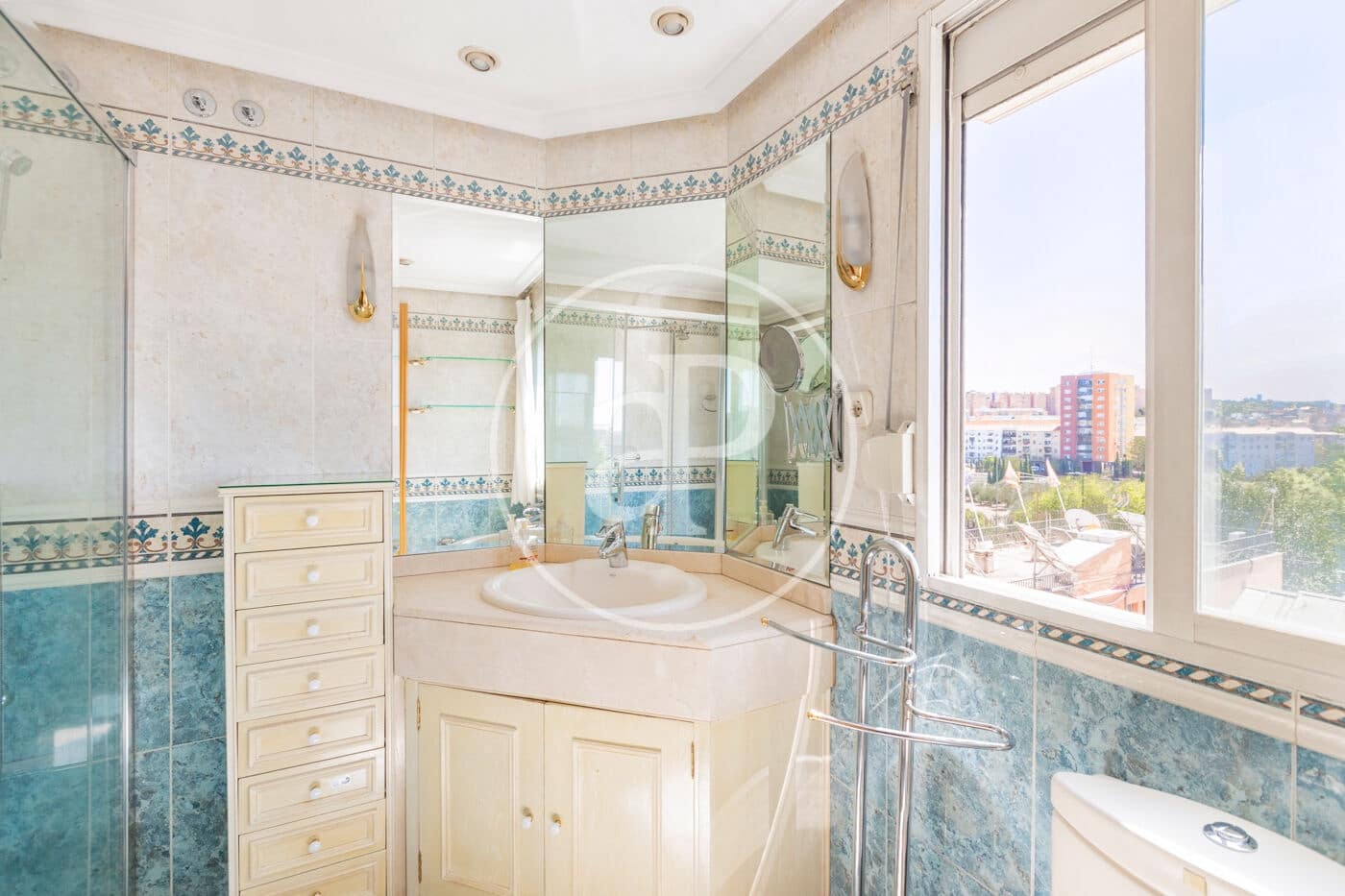 4 sypialnia Apartament do wynajęcia w Miasto Madryt z basenem garażem - 2 500 € (Ref: 10044869)