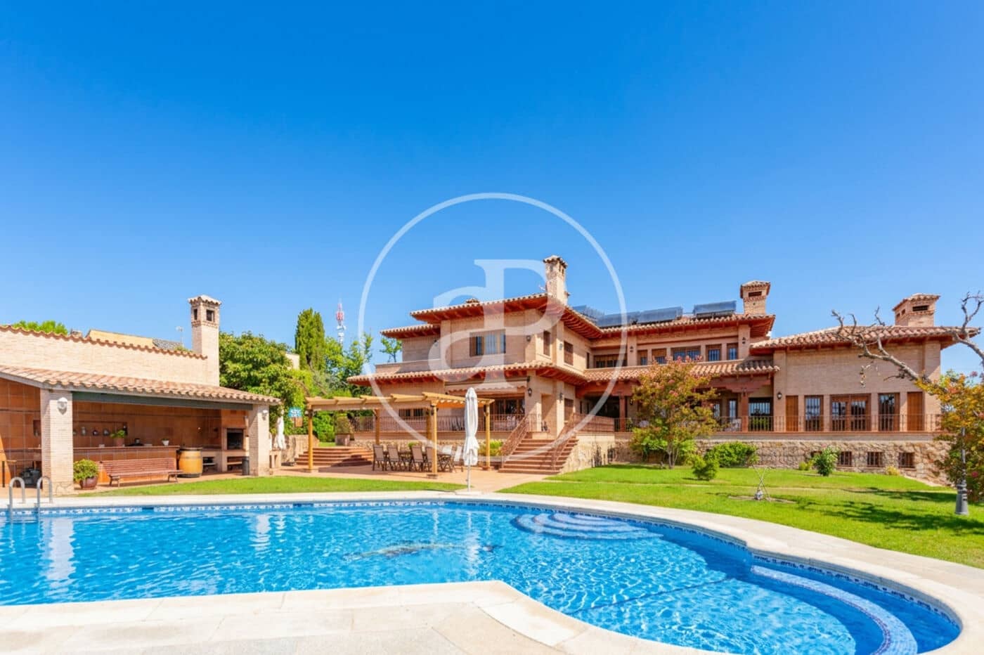 7 bedroom Villa for sale in Villaviciosa de Odon with pool - € 4,000,000 (Ref: 10047366)