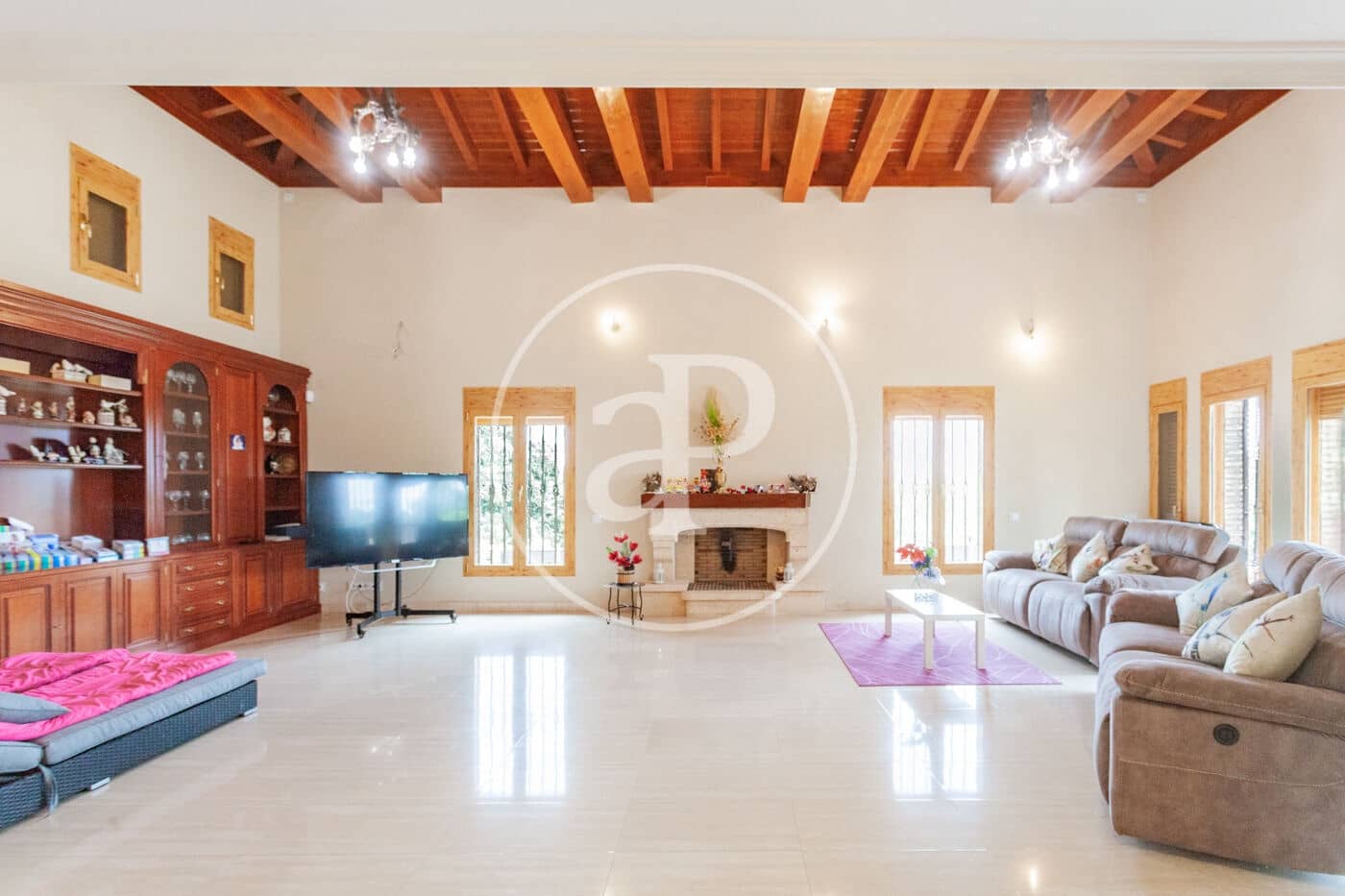 7 bedroom Villa for sale in Villaviciosa de Odon with pool - € 4,000,000 (Ref: 10047366)