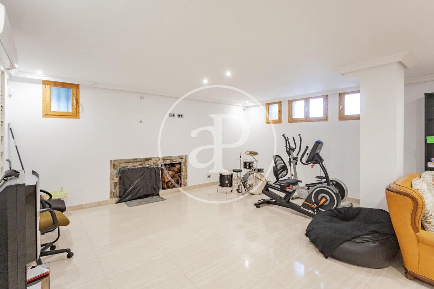 7 bedroom Villa for sale in Villaviciosa de Odon with pool - € 4,000,000 (Ref: 10047366)