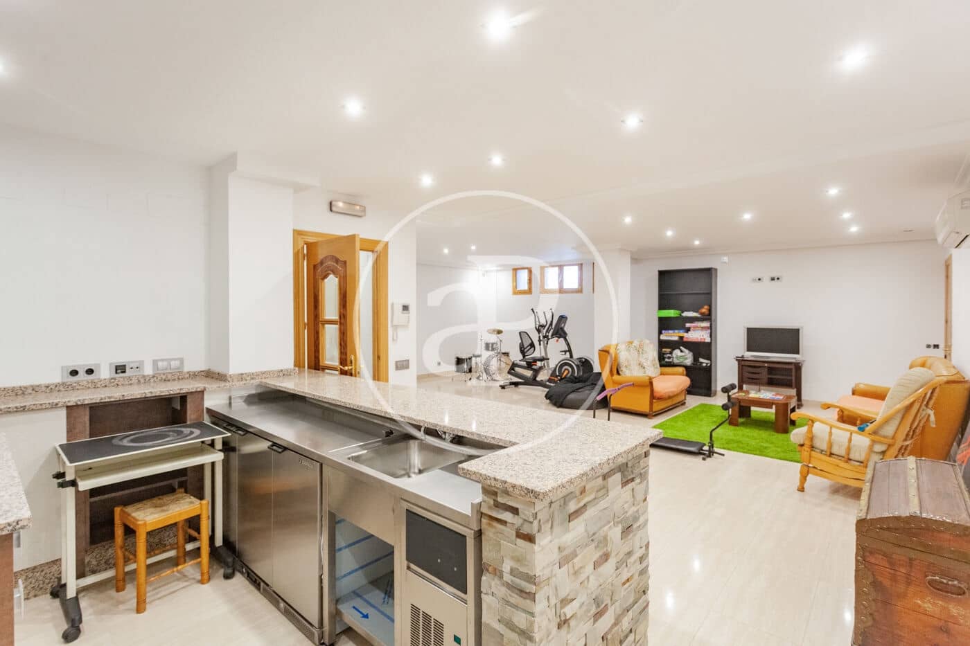 7 bedroom Villa for sale in Villaviciosa de Odon with pool - € 4,000,000 (Ref: 10047366)
