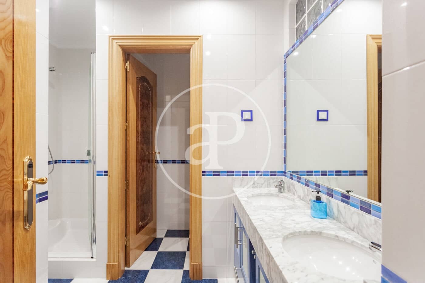 7 bedroom Villa for sale in Villaviciosa de Odon with pool - € 4,000,000 (Ref: 10047366)