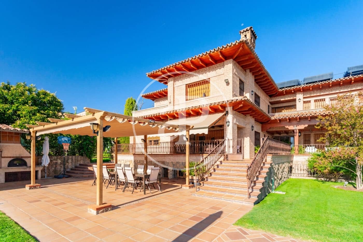 7 bedroom Villa for sale in Villaviciosa de Odon with pool - € 4,000,000 (Ref: 10047366)