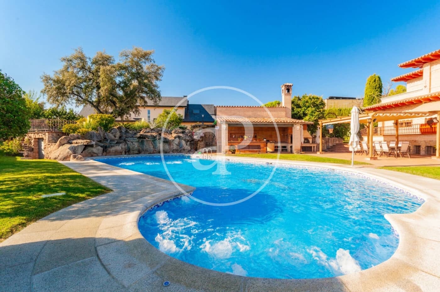 7 bedroom Villa for sale in Villaviciosa de Odon with pool - € 4,000,000 (Ref: 10047366)