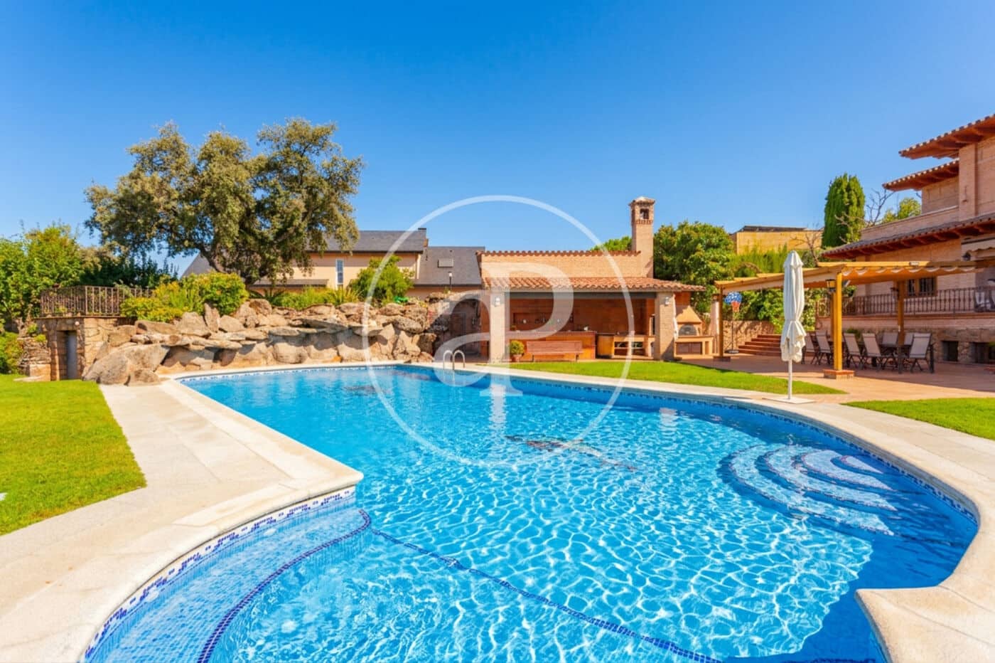 7 bedroom Villa for sale in Villaviciosa de Odon with pool - € 4,000,000 (Ref: 10047366)