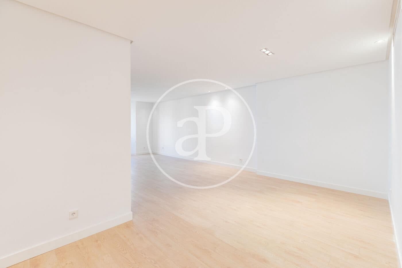 2 soveværelse Lejlighed til leje i Madrid by - € 2.900 (Ref: 10047367)