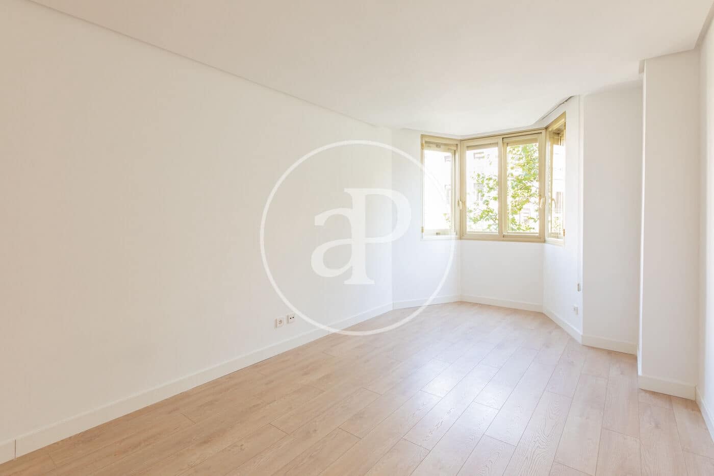 2 soveværelse Lejlighed til leje i Madrid by - € 2.900 (Ref: 10047367)