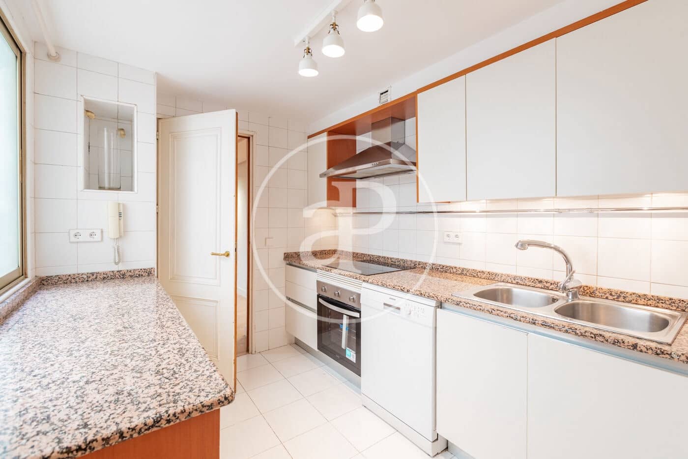 2 soveværelse Lejlighed til leje i Madrid by - € 2.900 (Ref: 10047367)