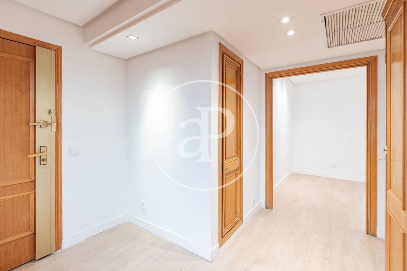 2 soveværelse Lejlighed til leje i Madrid by - € 2.900 (Ref: 10047367)