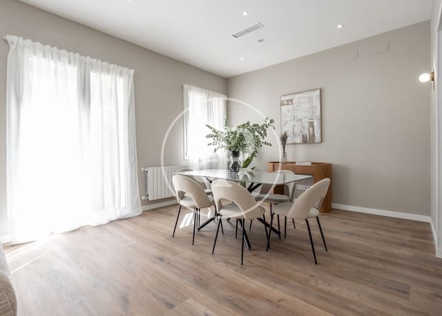 3 soveværelse Lejlighed til salg i Argüelles, Madrid by - € 1.395.000 (Ref: 10047372)