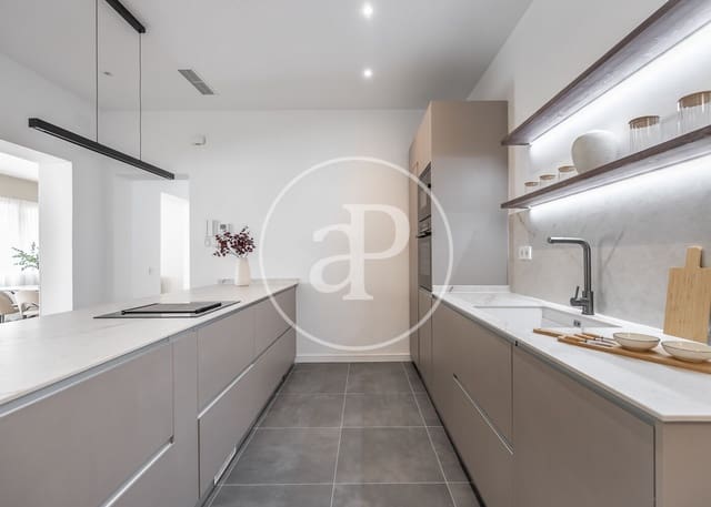 3 soveværelse Lejlighed til salg i Argüelles, Madrid by - € 1.395.000 (Ref: 10047372)