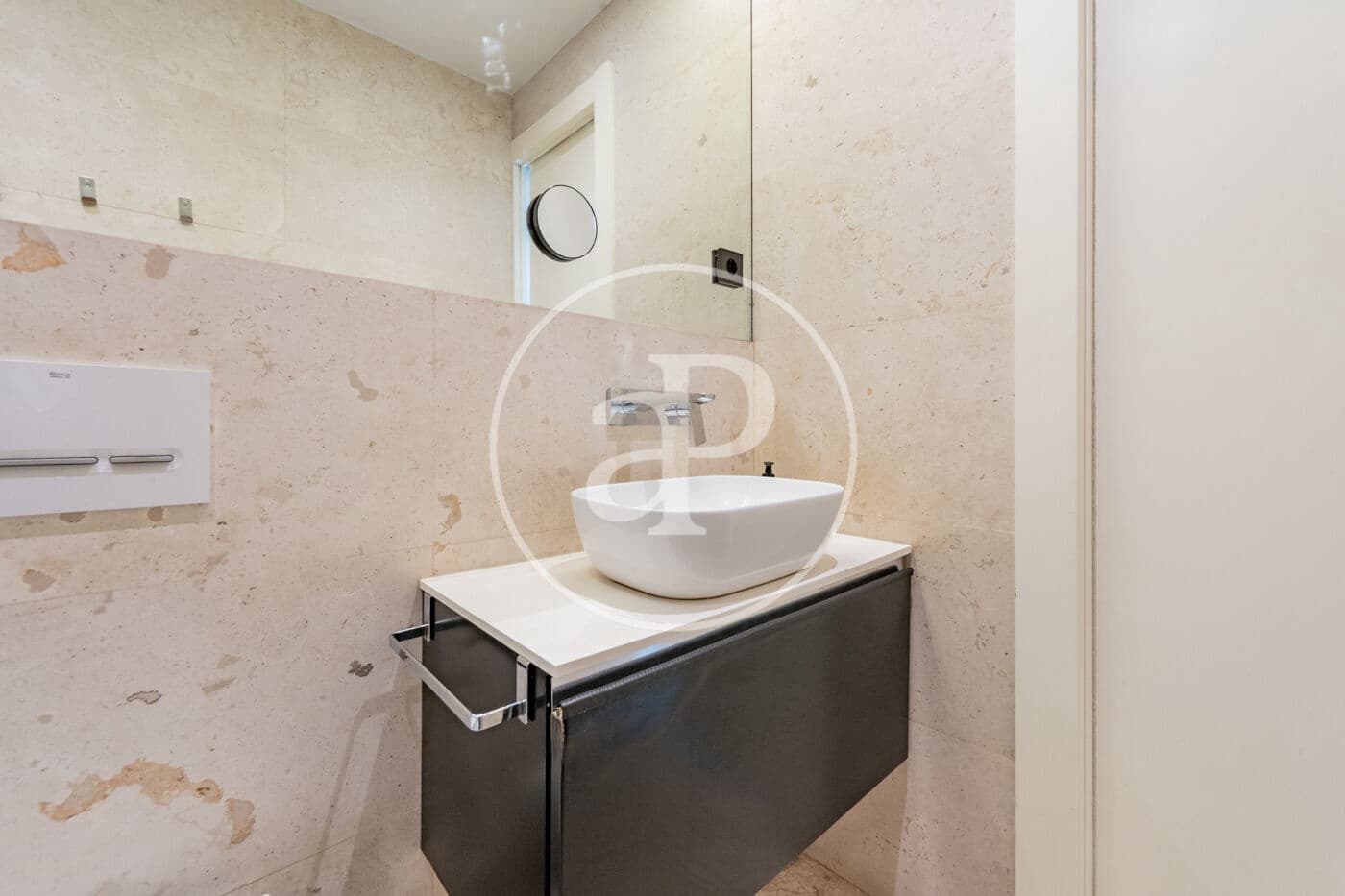 1 quarto Apartamento para arrendar em Madrid cidade - 2 350 € (Ref: 10055333)
