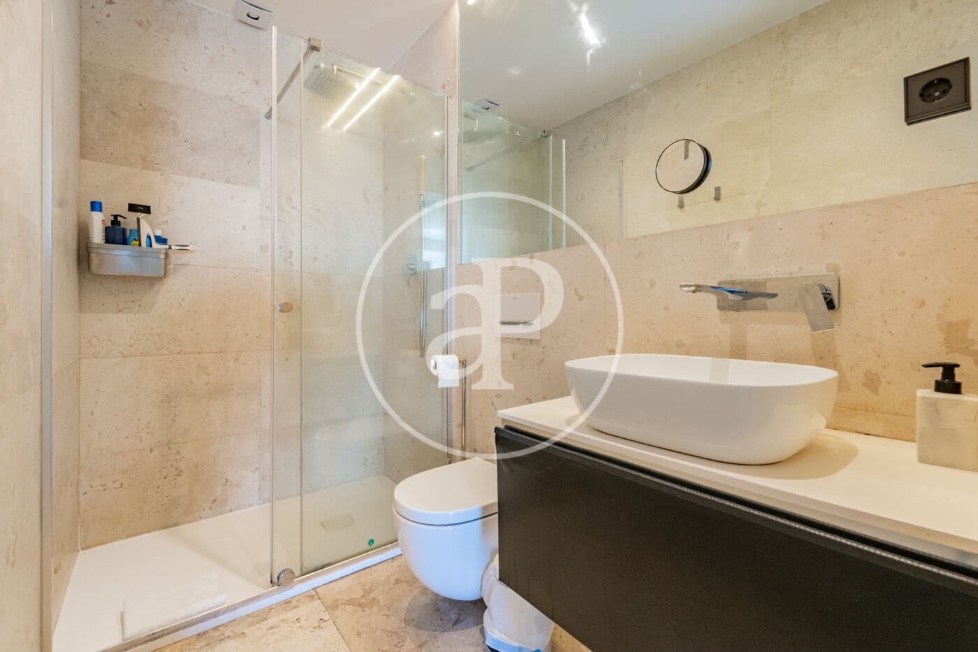 1 quarto Apartamento para arrendar em Madrid cidade - 2 350 € (Ref: 10055333)