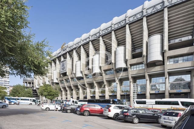 3 soveværelse Lejlighed til salg i Rios Rosas, Madrid by - € 1.900.000 (Ref: 10055334)