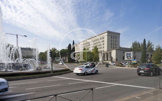 3 soveværelse Lejlighed til salg i Rios Rosas, Madrid by - € 1.900.000 (Ref: 10055334)
