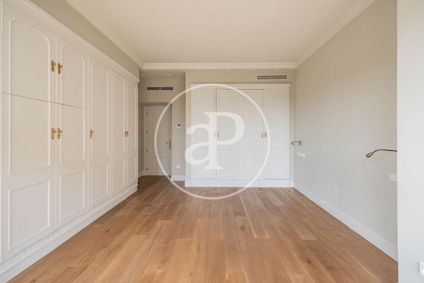 4 slaapkamer Appartement te huur in Madrid stad met garage - € 9.500 (Ref: 10059182)