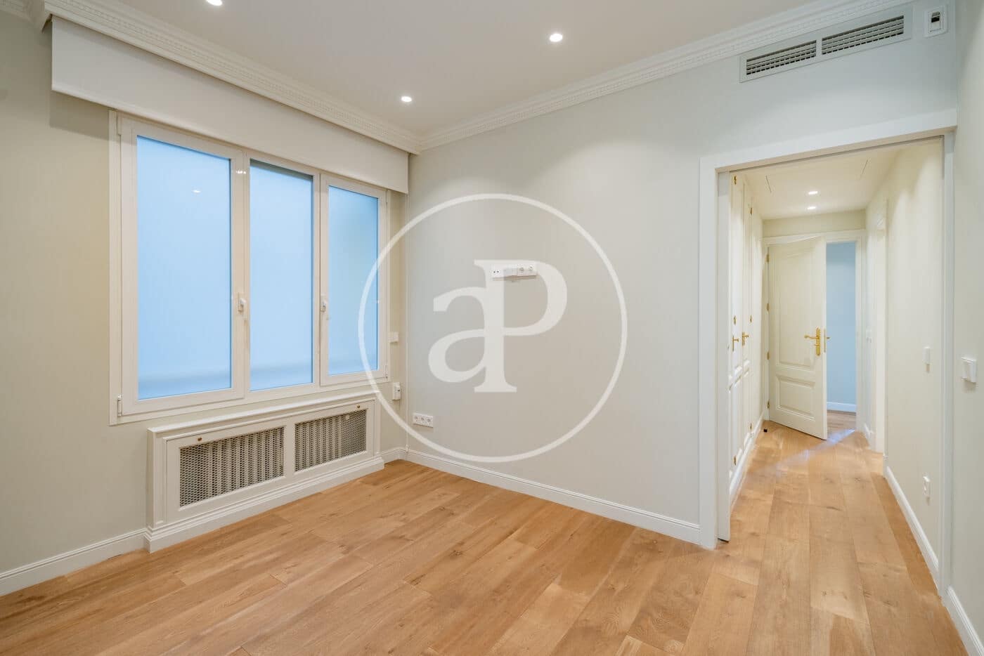 4 slaapkamer Appartement te huur in Madrid stad met garage - € 9.500 (Ref: 10059182)