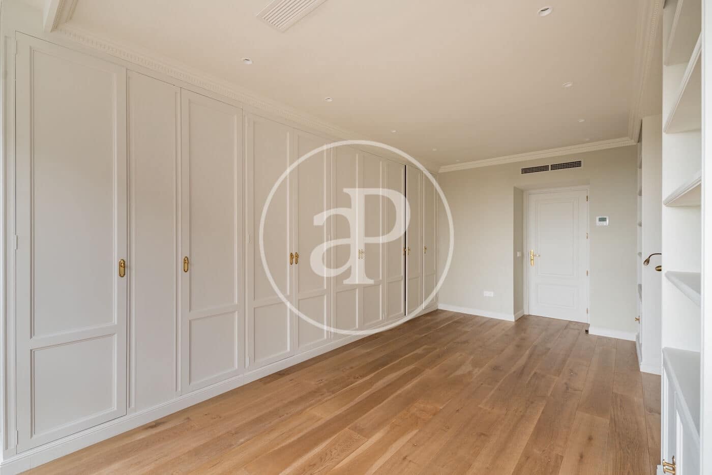 4 slaapkamer Appartement te huur in Madrid stad met garage - € 9.500 (Ref: 10059182)
