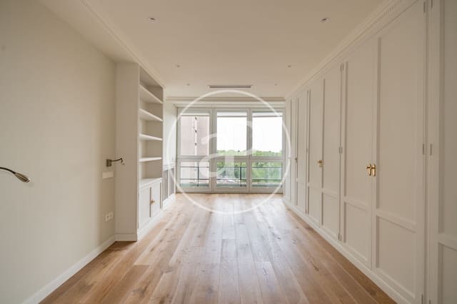 4 slaapkamer Appartement te huur in Goya, Madrid stad met garage - € 9.500 (Ref: 10059182)