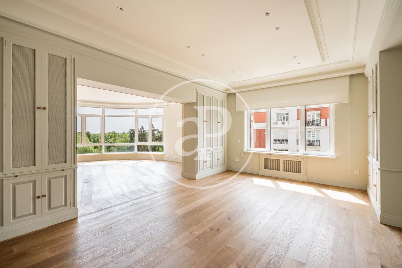 4 slaapkamer Appartement te huur in Madrid stad met garage - € 9.500 (Ref: 10059182)