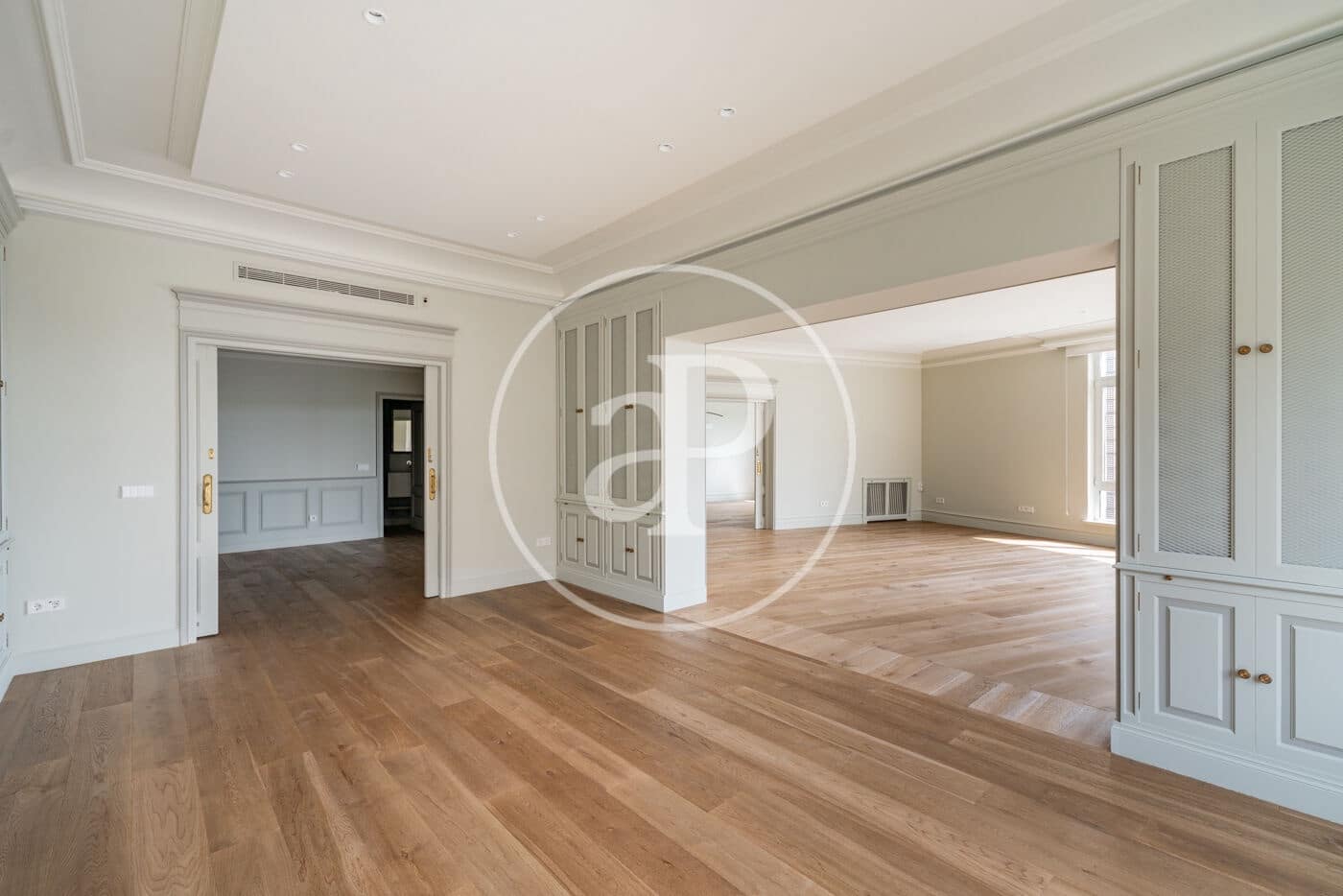 4 slaapkamer Appartement te huur in Madrid stad met garage - € 9.500 (Ref: 10059182)
