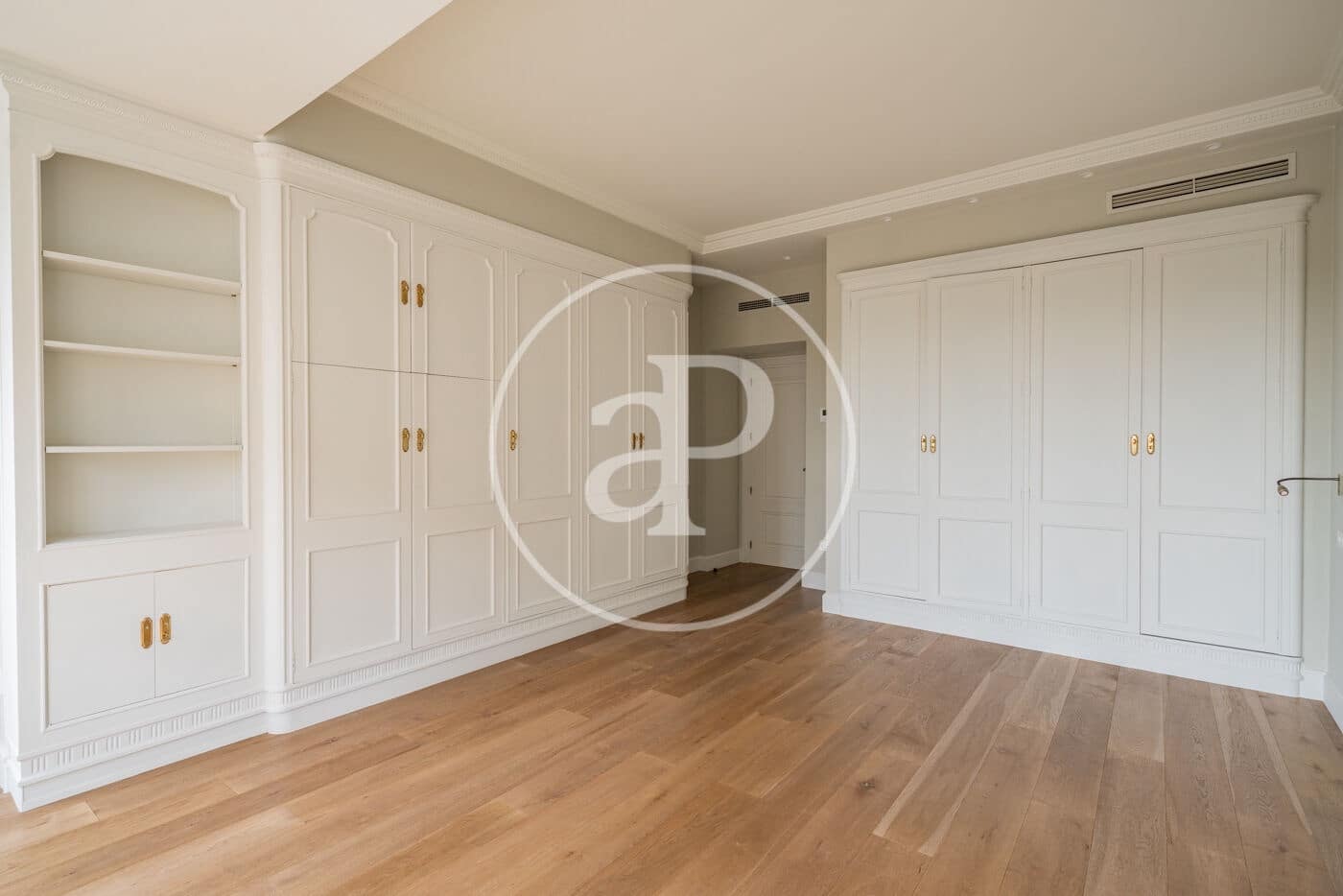 4 slaapkamer Appartement te huur in Madrid stad met garage - € 9.500 (Ref: 10059182)