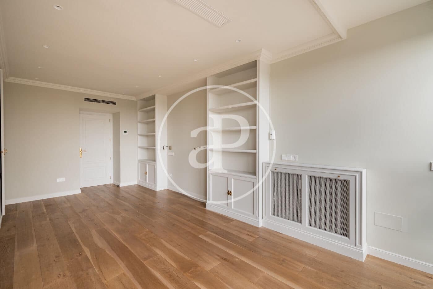 4 slaapkamer Appartement te huur in Madrid stad met garage - € 9.500 (Ref: 10059182)