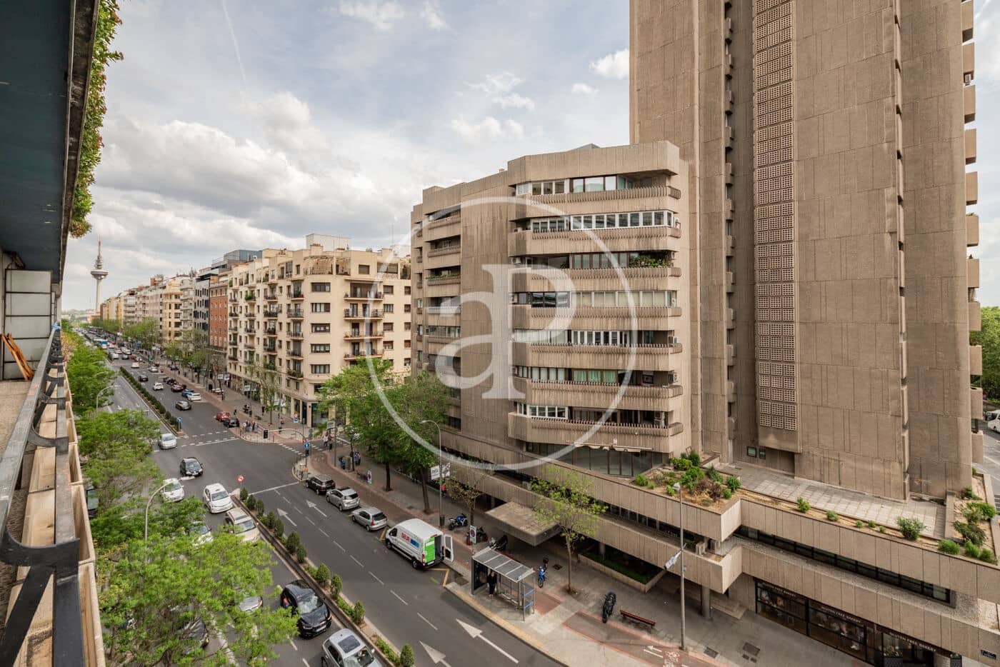 4 slaapkamer Appartement te huur in Madrid stad met garage - € 9.500 (Ref: 10059182)