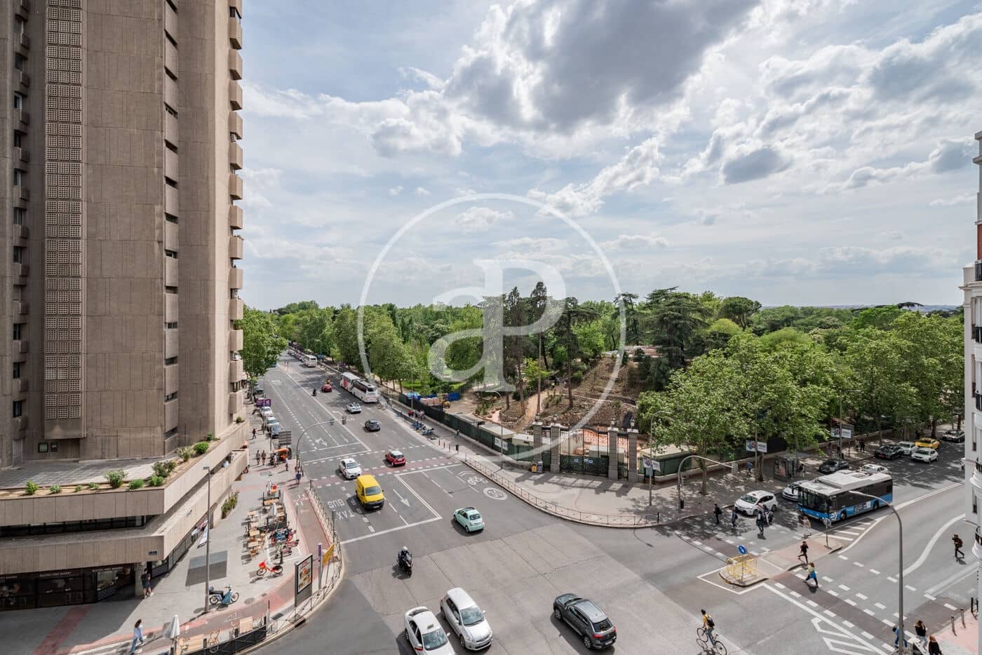 4 slaapkamer Appartement te huur in Madrid stad met garage - € 9.500 (Ref: 10059182)