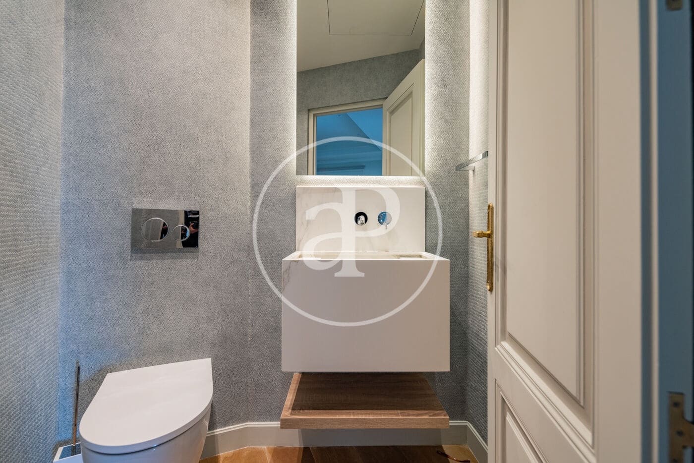 4 slaapkamer Appartement te huur in Madrid stad met garage - € 9.500 (Ref: 10059182)