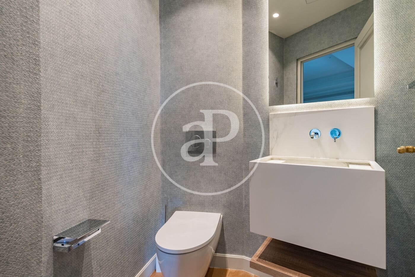 4 slaapkamer Appartement te huur in Madrid stad met garage - € 9.500 (Ref: 10059182)