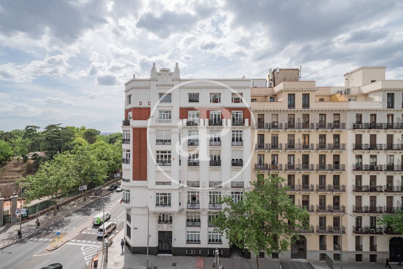 4 slaapkamer Appartement te huur in Madrid stad met garage - € 9.500 (Ref: 10059182)