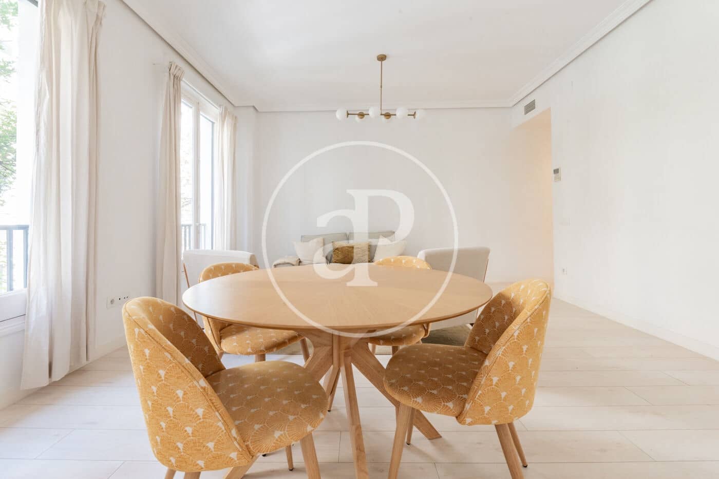 Apartamento de 2 habitaciones en Madrid ciudad en alquiler - 3.500 € (Ref: 10059186)