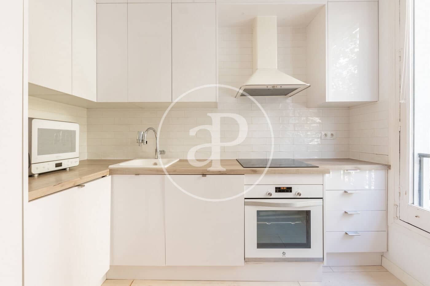 Apartamento de 2 habitaciones en Madrid ciudad en alquiler - 3.500 € (Ref: 10059186)