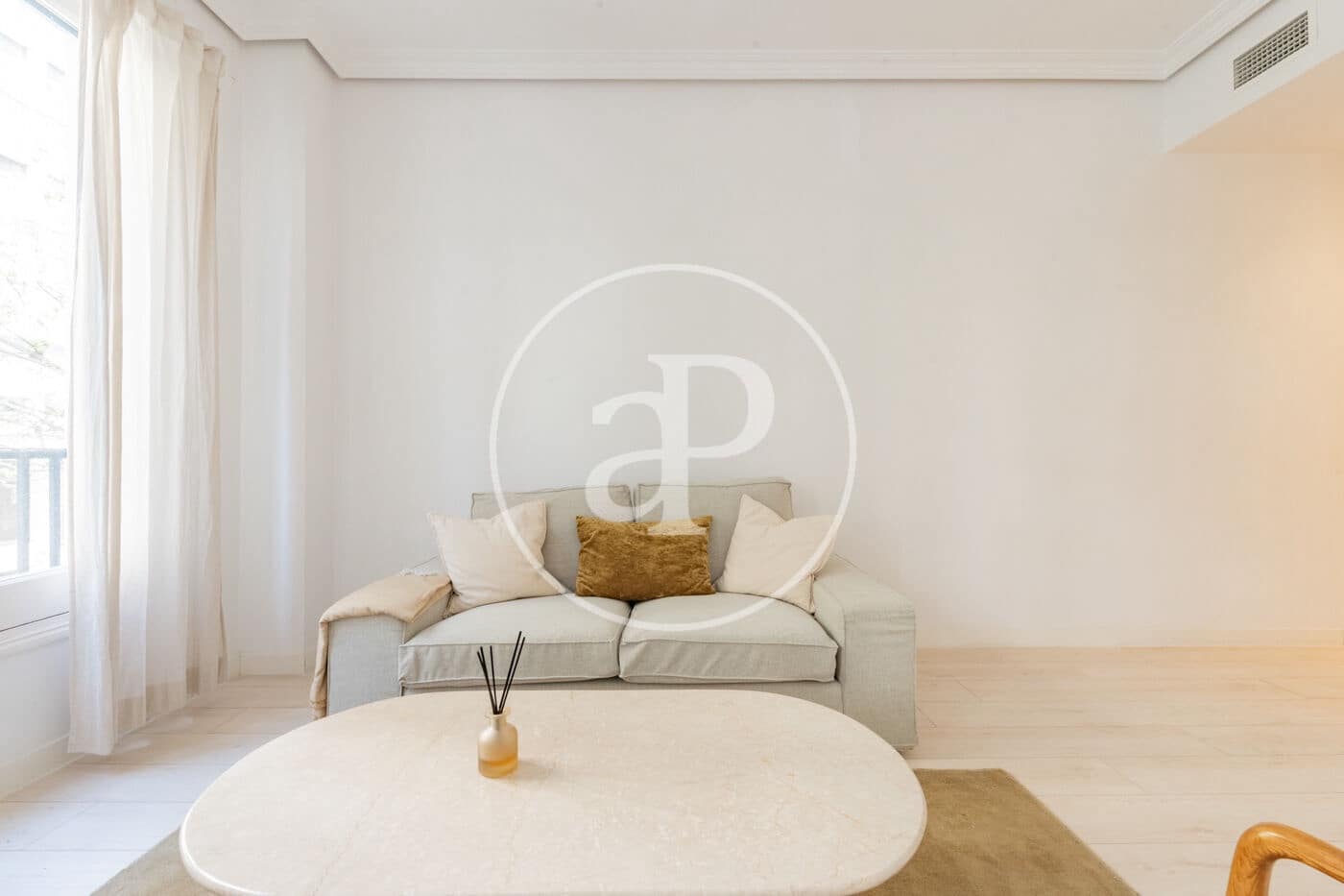 Apartamento de 2 habitaciones en Madrid ciudad en alquiler - 3.500 € (Ref: 10059186)