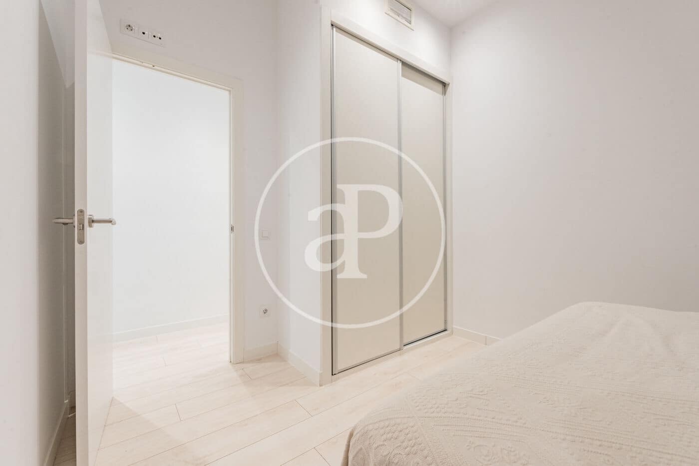Apartamento de 2 habitaciones en Madrid ciudad en alquiler - 3.500 € (Ref: 10059186)