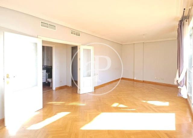 2 chambre Penthouse à vendre à San Sebastián de los Reyes avec piscine - 700 000 € (Ref: 10062061)