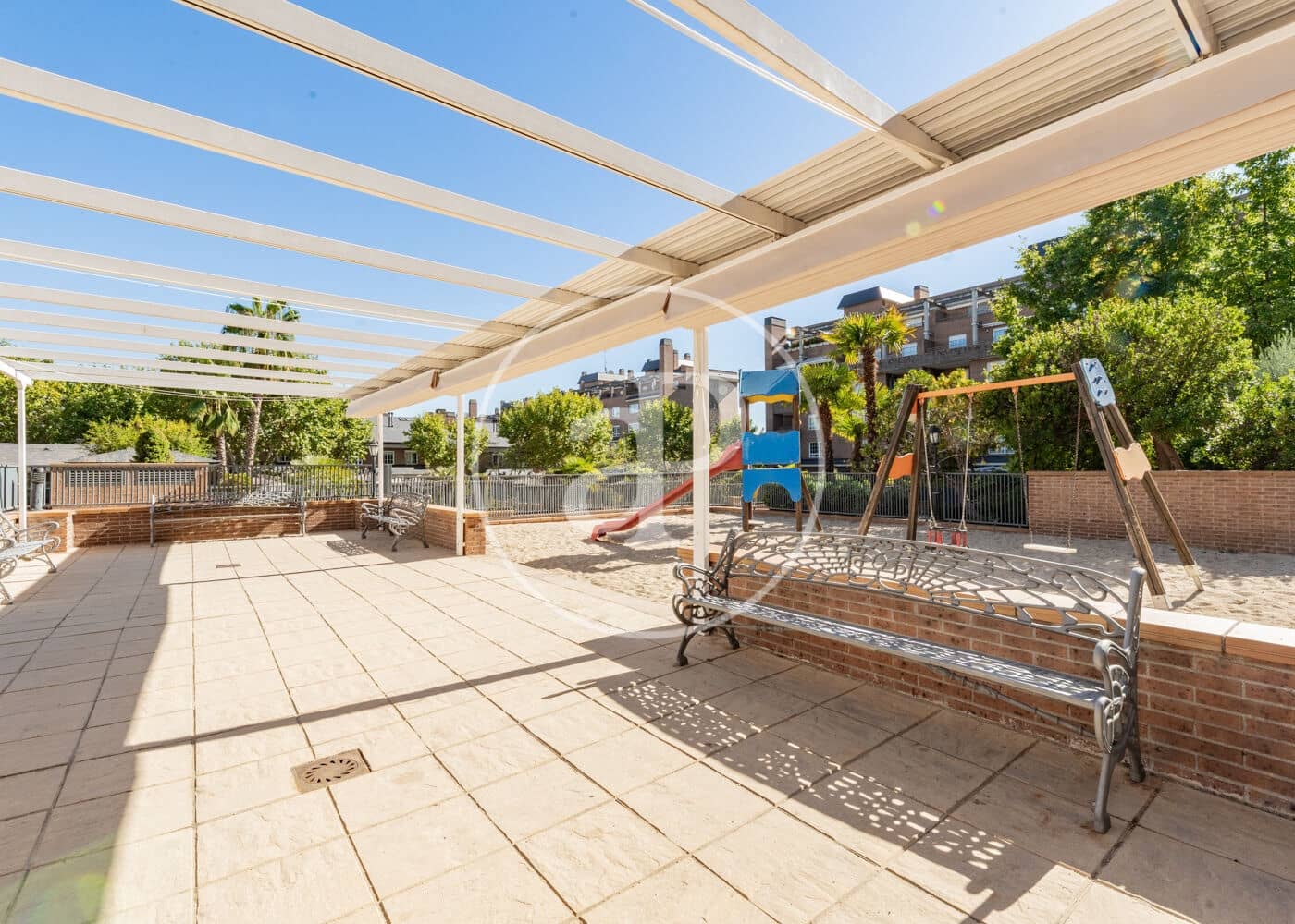 2 chambre Penthouse à vendre à San Sebastian de los Reyes avec piscine - 700 000 € (Ref: 10062061)