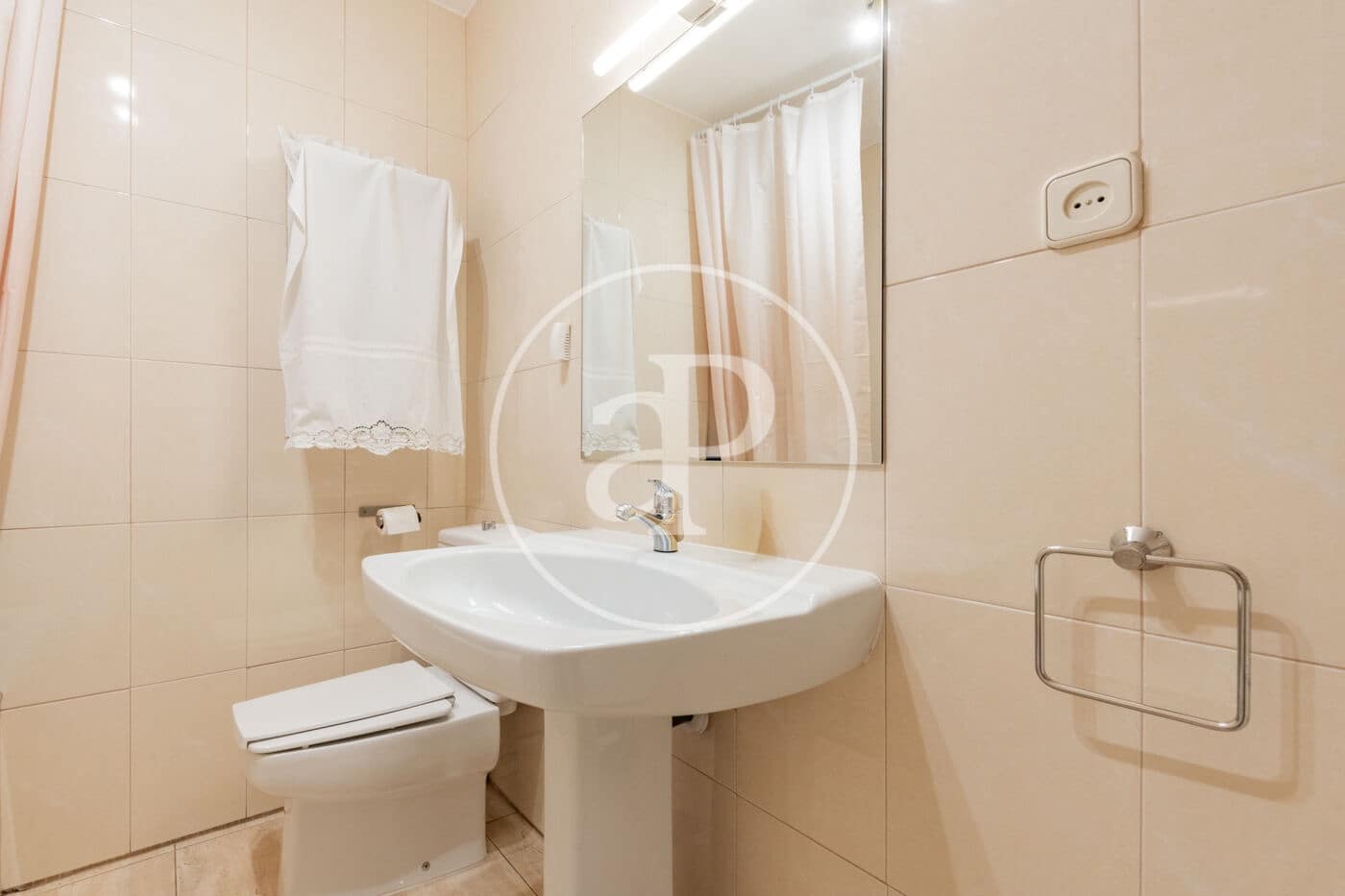 3 bedroom Apartment for sale in Madrid city - € 1,050,000 (Ref: 10062062)