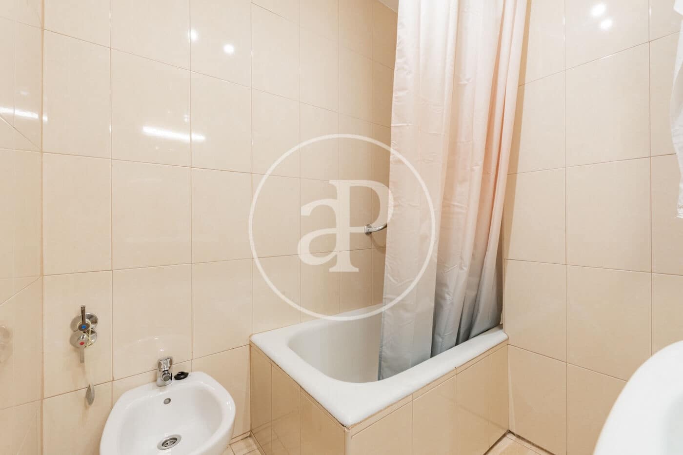 3 bedroom Apartment for sale in Madrid city - € 1,050,000 (Ref: 10062062)