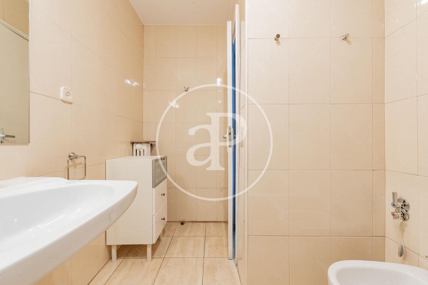 3 bedroom Apartment for sale in Madrid city - € 1,050,000 (Ref: 10062062)